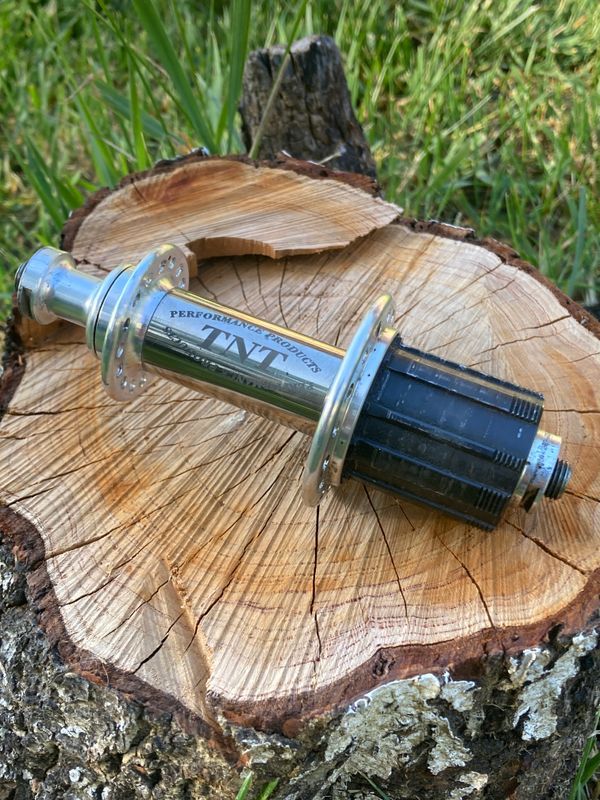 TNT チタン　リアハブ32H 135mm TNT rear vintage MTB hub | Rad Bazaar